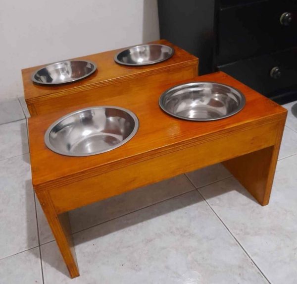 Comedero alto para perros